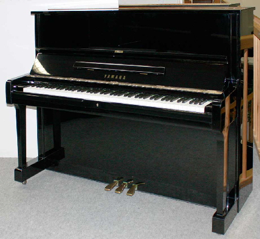 Klavier-Yamaha-U1-schwarz-3997891-1-a