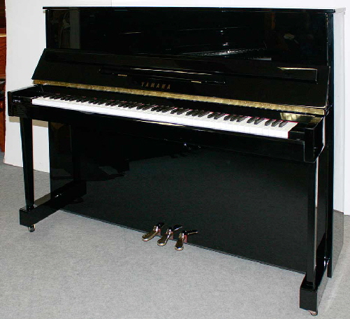 Klavier-Yamaha-YE121-schwarz-H0136316-1-a